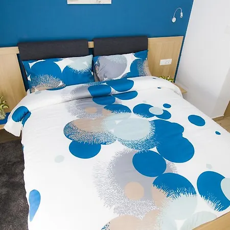 格力泽公寓 公寓 波斯托伊纳