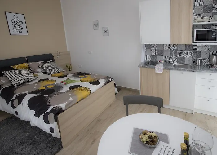 Apartma Grze Апартаменты Постойна